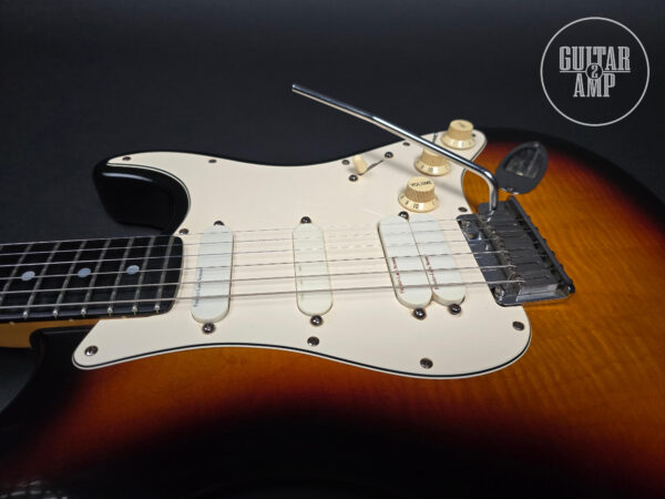 1990 Fender Stratocaster Plus Ultra Sunburst - Image 3